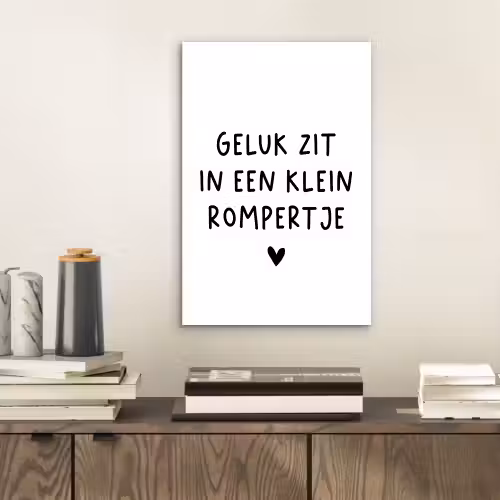 Geluk zit in een klein rompertje - Quotes - Spreuken aluminium wit klein -sfeer1