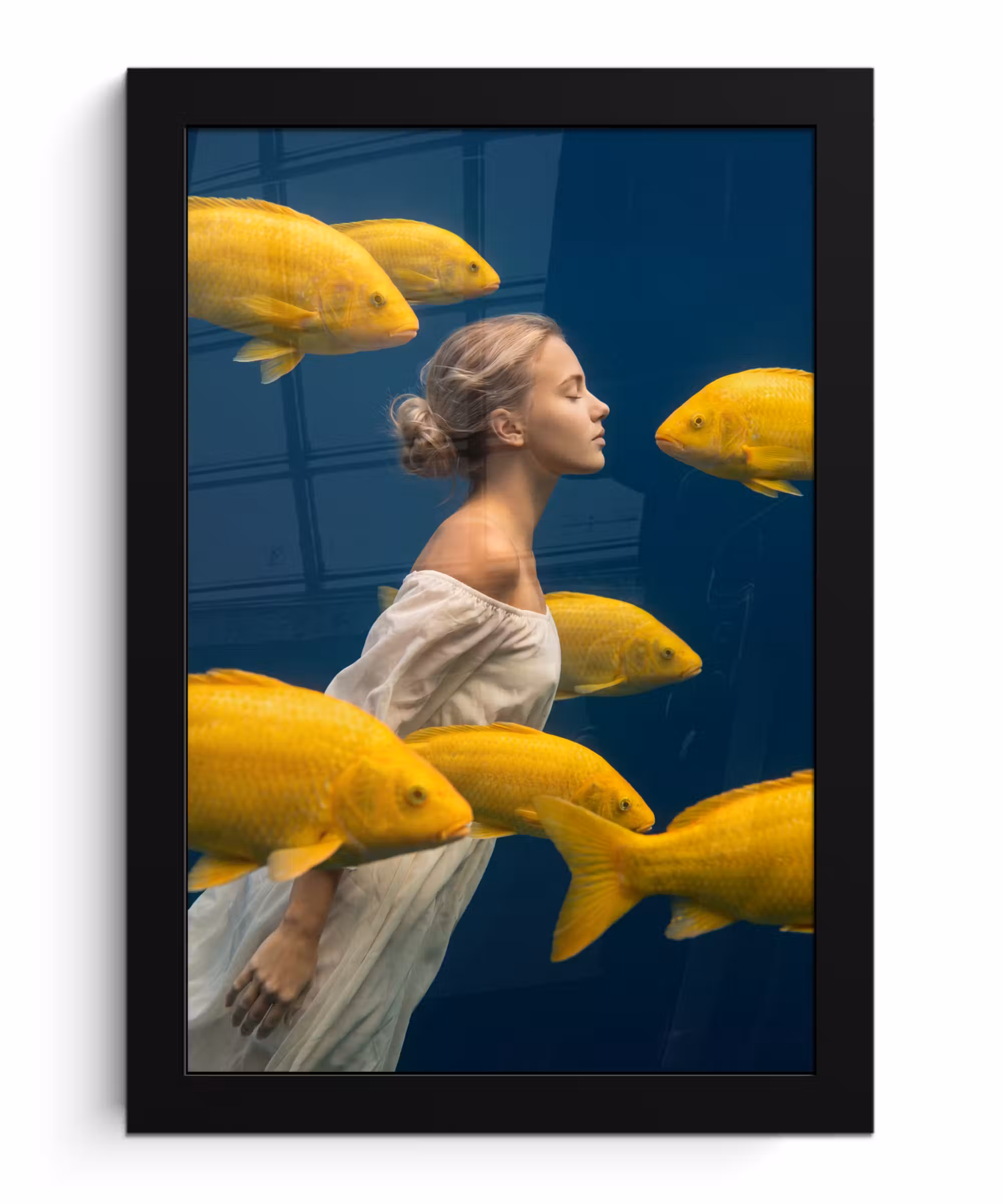 Bilder mit Rahmen - Frau – Fisch – Wasser – Natur – Gelb