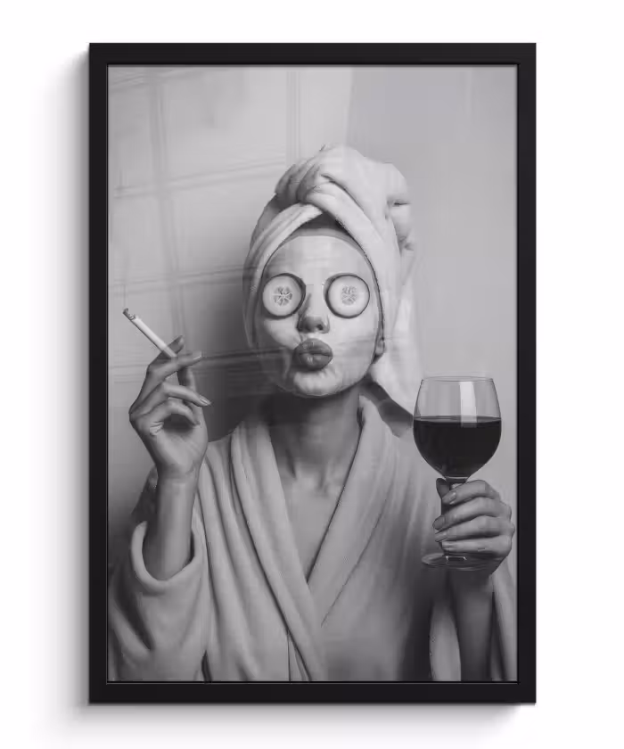 Bilder mit Rahmen - Frau - Maske - Wein - Zigarette