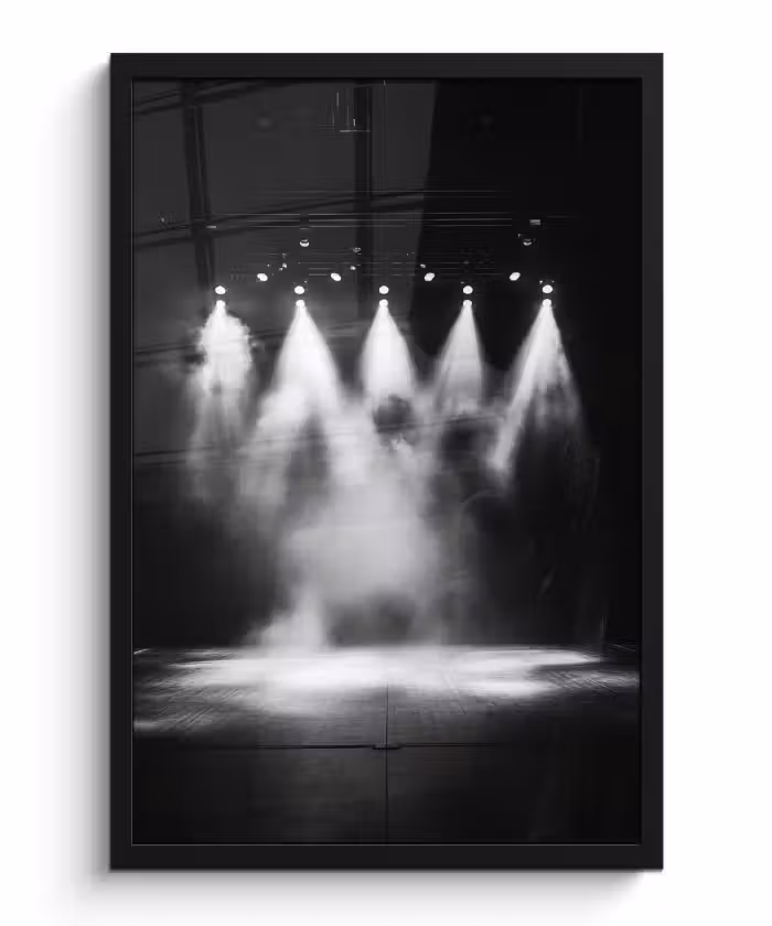 Bilder mit Rahmen - Theatersaal - Nebel - Scheinwerfer - Schwarz