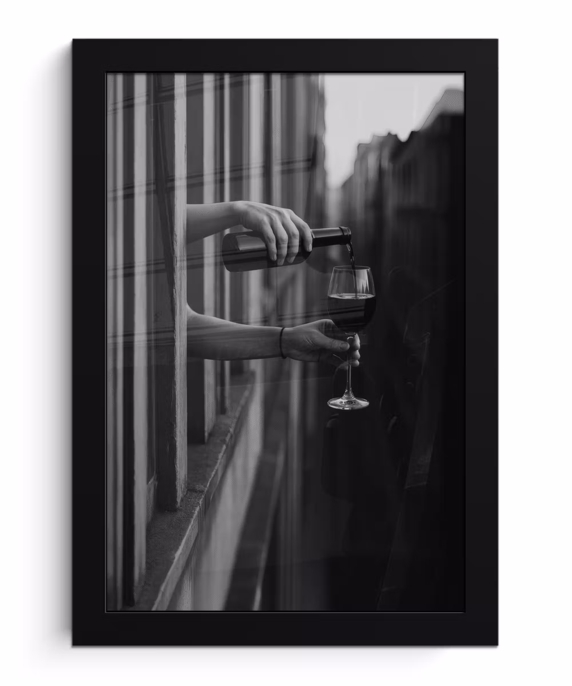 Bilder mit Rahmen - Weinflasche - Glas - Hände - Fenster