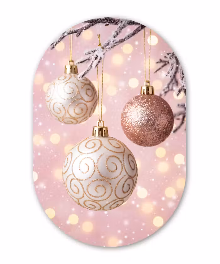 Glasbild Oval - Weihnachtskugel – Rosa – Winter
