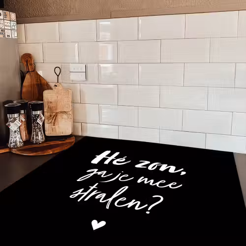Quotes - Hé zon, ga je mee stralen? - Zomer - Tekst - Zon Inductie beschermer vinyl 3mm middel -sfeer3