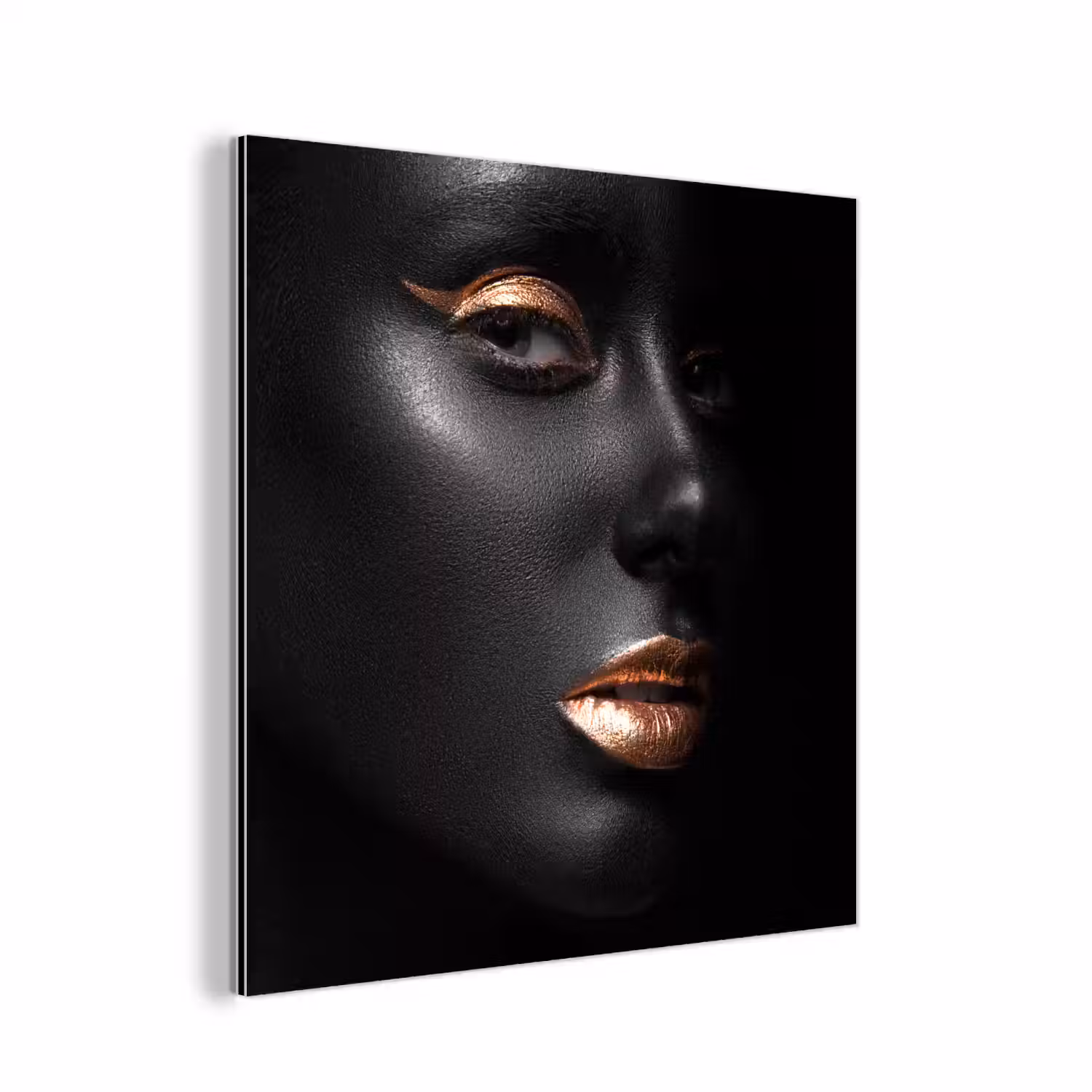 Vrouw - Make-up - Koper - Zwart aluminium wit klein -3d