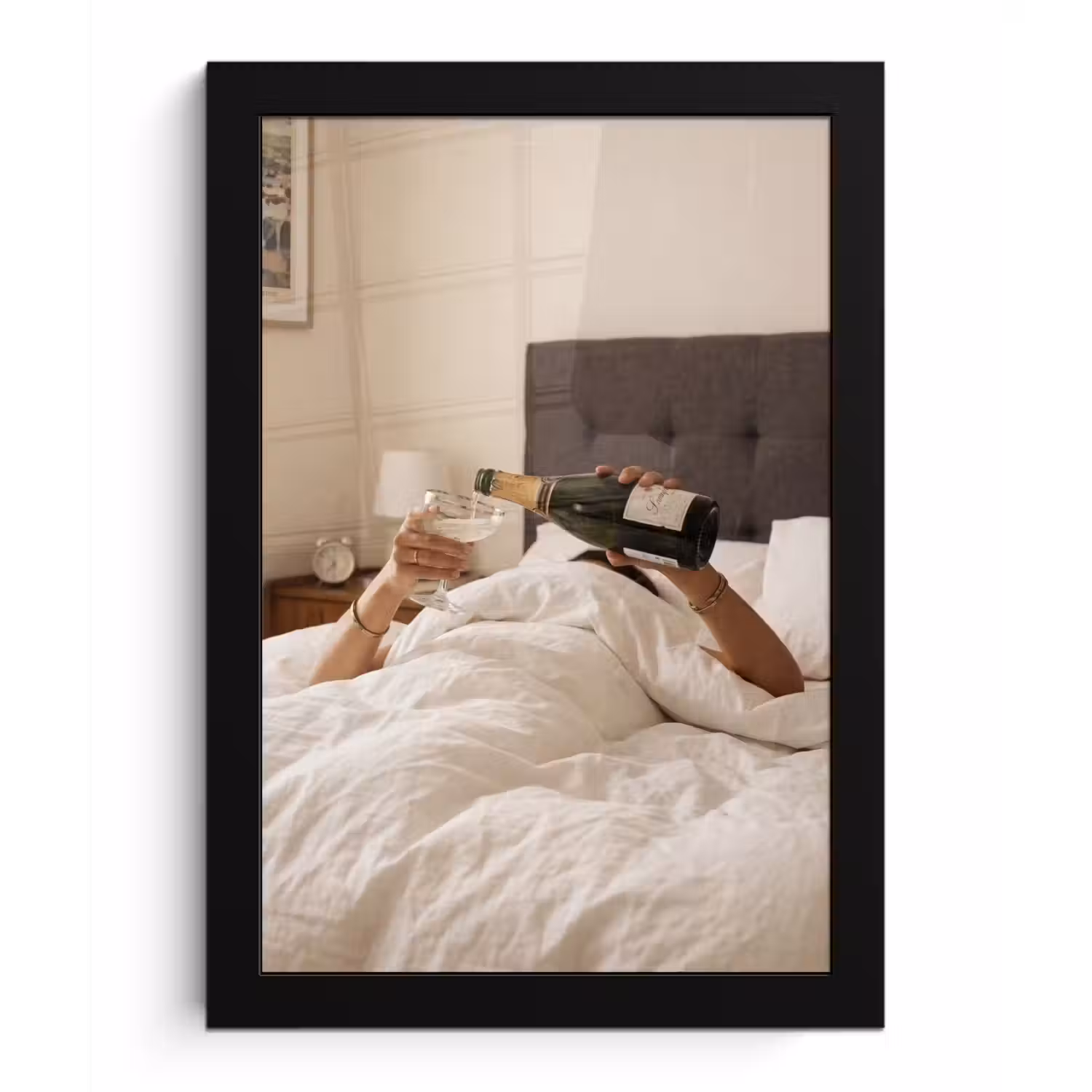 Champagne - Bed - Bubbels fotolijst zwart zonder passe partout klein -3d