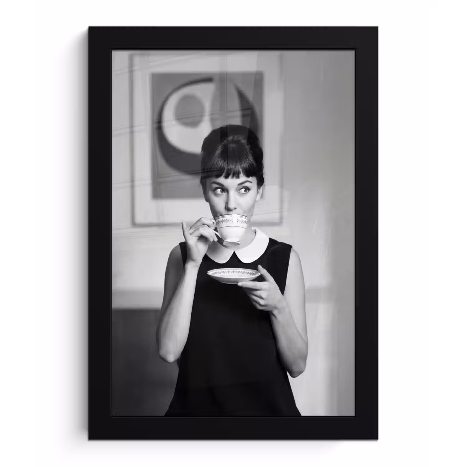 Portret - Thee - Vrouw fotolijst zwart zonder passe partout klein -3d