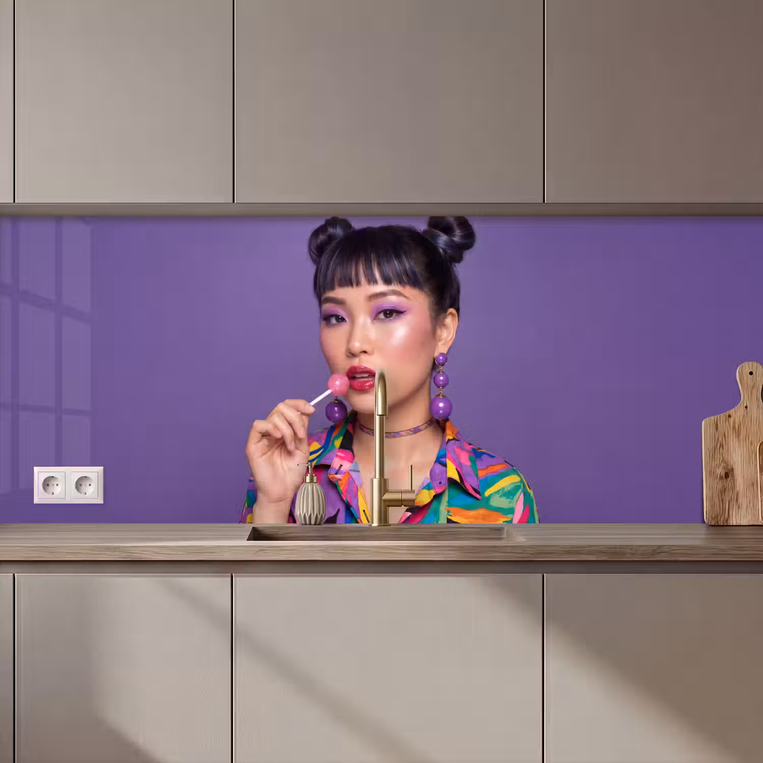 Vrouw - Portret - Make-up - Paars - Levendig keuken achterwand 2 middel zz_3dshopping