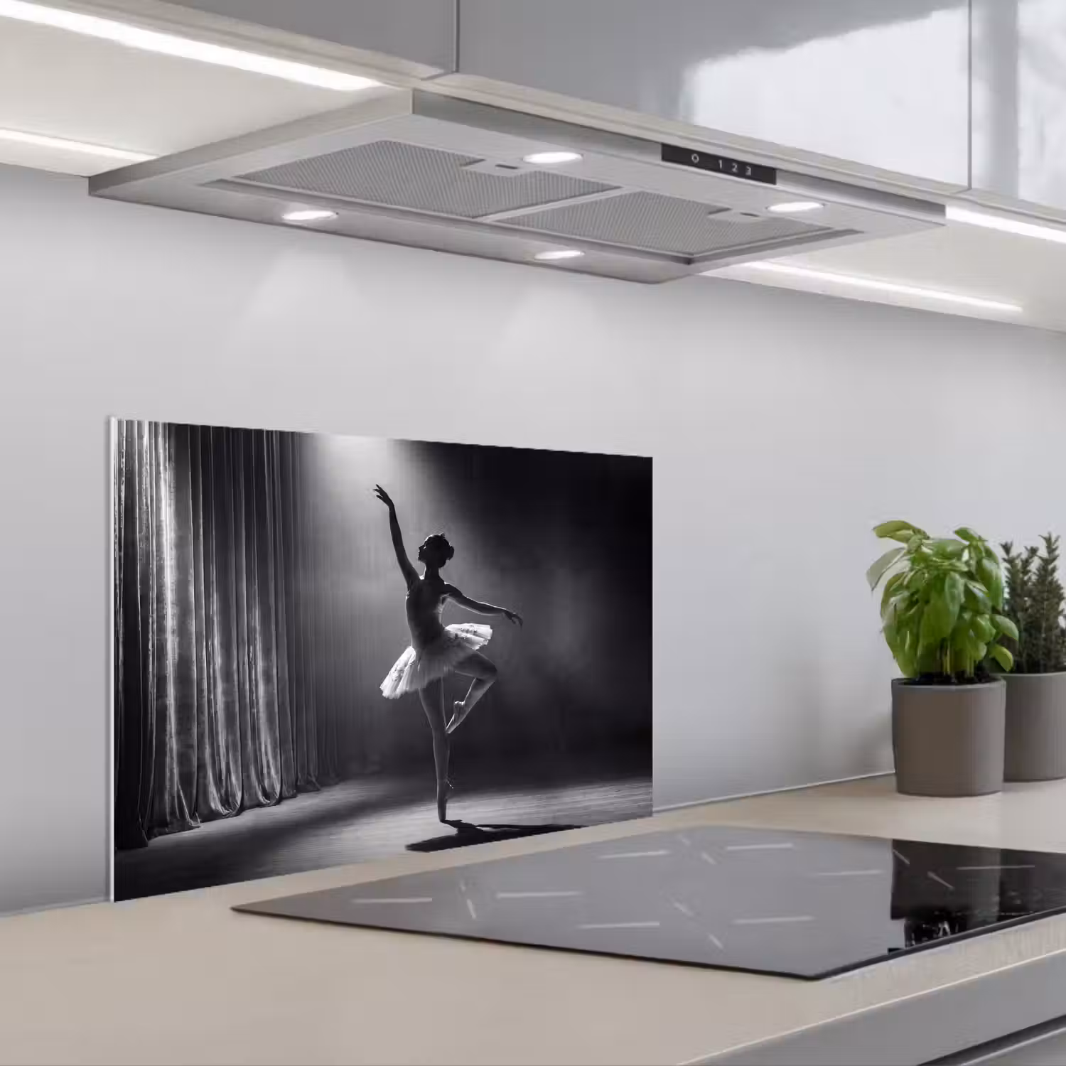 Danser - Podium - Zwart-wit - Kunst - Klassiek keuken achterwand spatscherm klein -3d_schuin