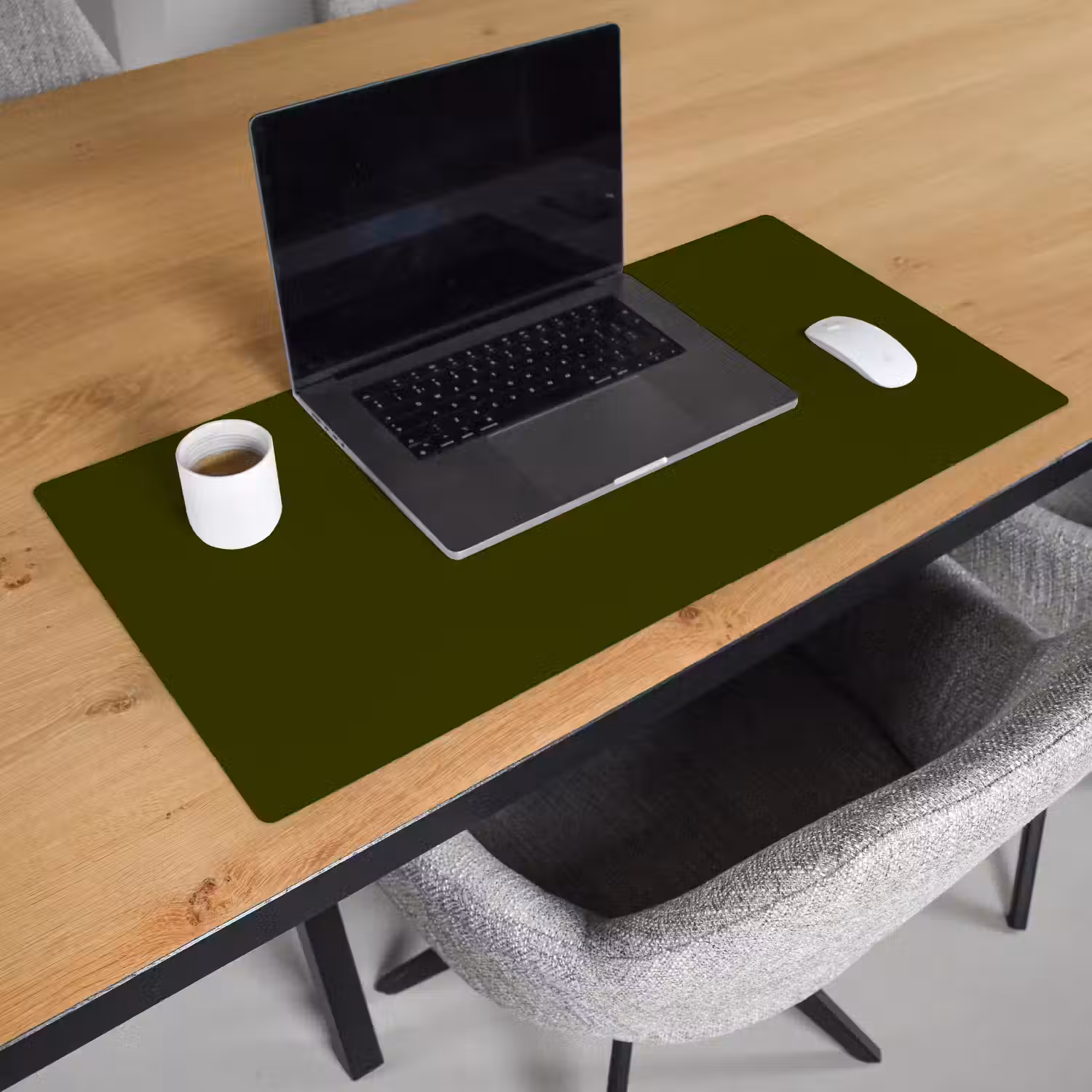 Dark - Olive - Groen Muismat XXL klein 681 -sfeer1