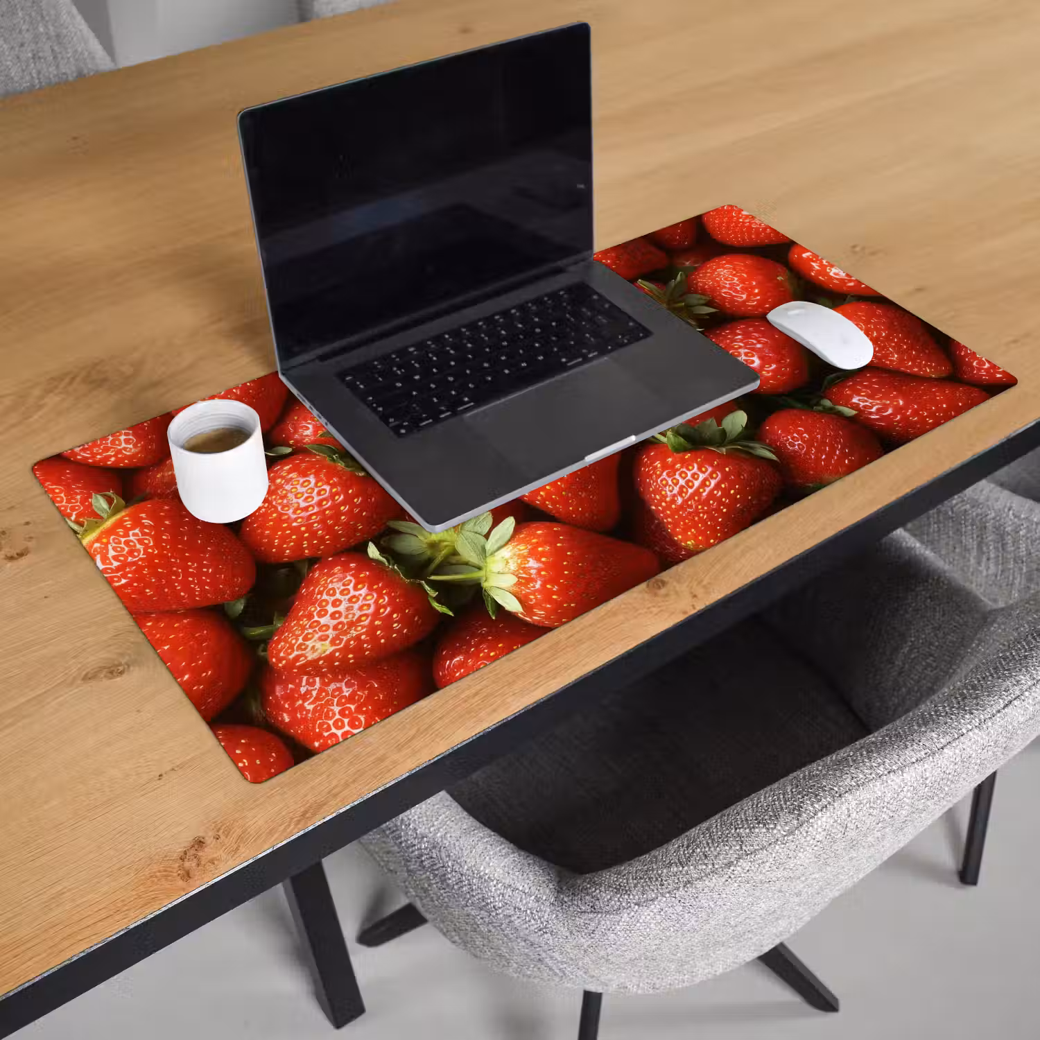 Aardbei - Fruit - Rood Muismat XXL klein -sfeer1