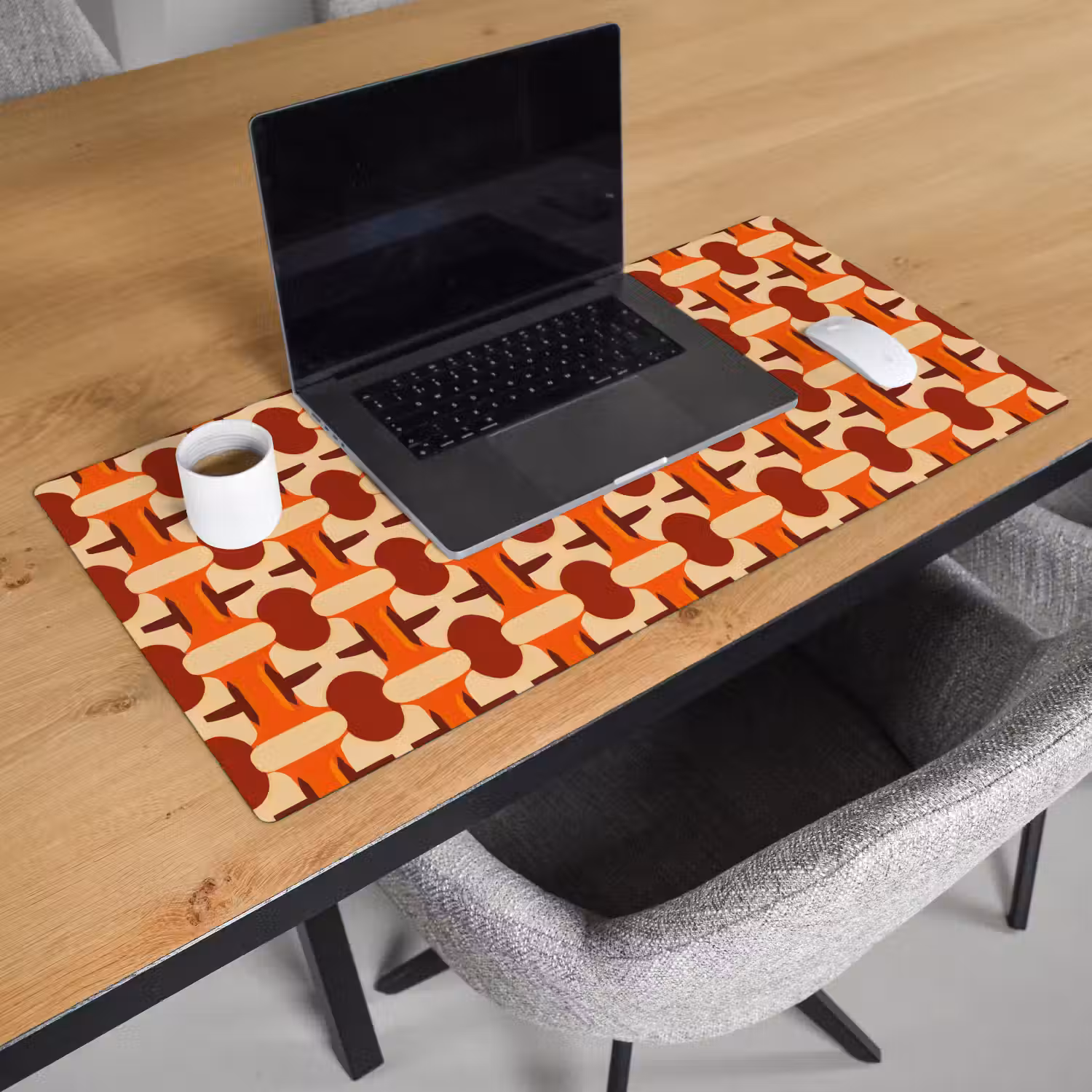 Geometrisch - Retro - Oranje Muismat XXL klein 681 -sfeer1