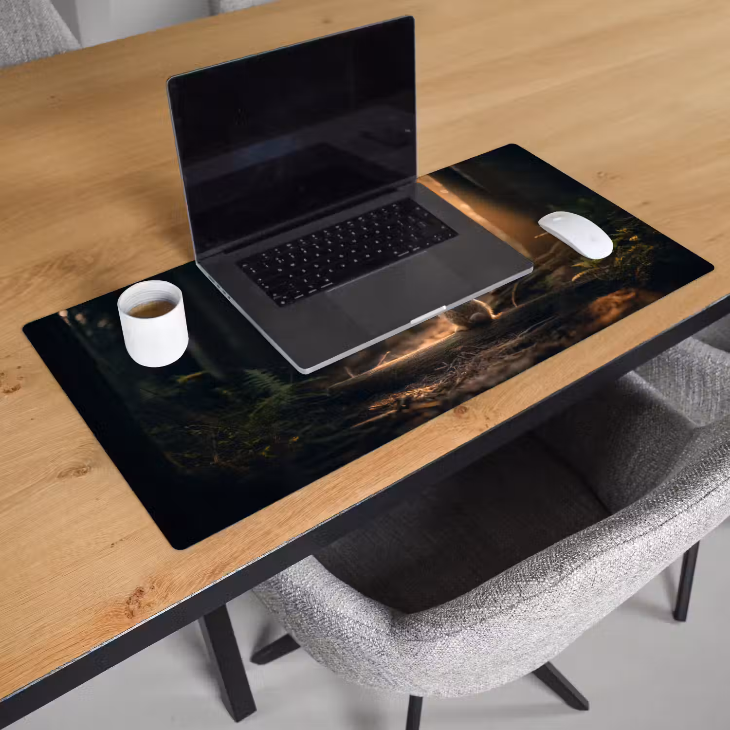 Konijn - Bos - Zonnestralen Muismat XXL klein -sfeer1