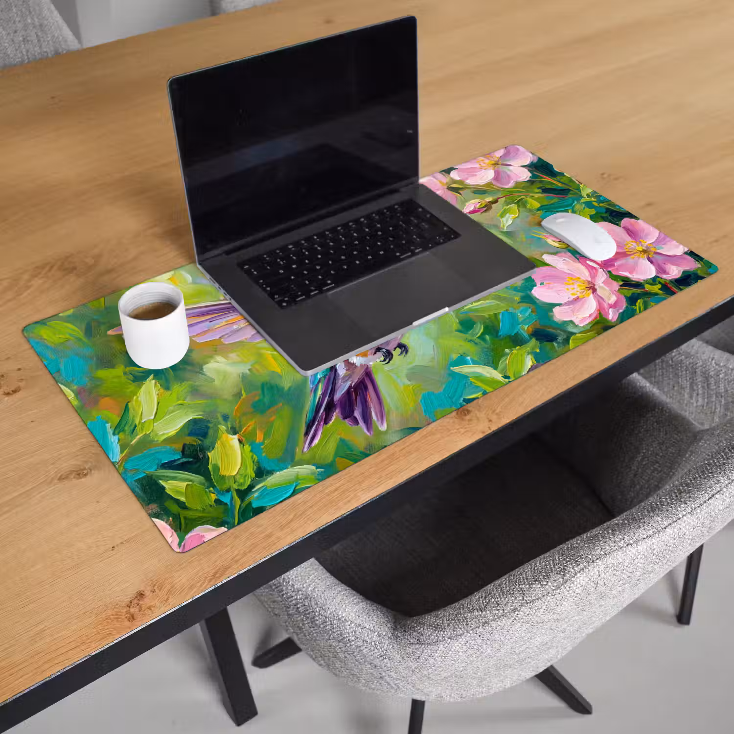 Kolibrie - Bloemen - Natuur - Kleurrijk Muismat XXL klein -sfeer1