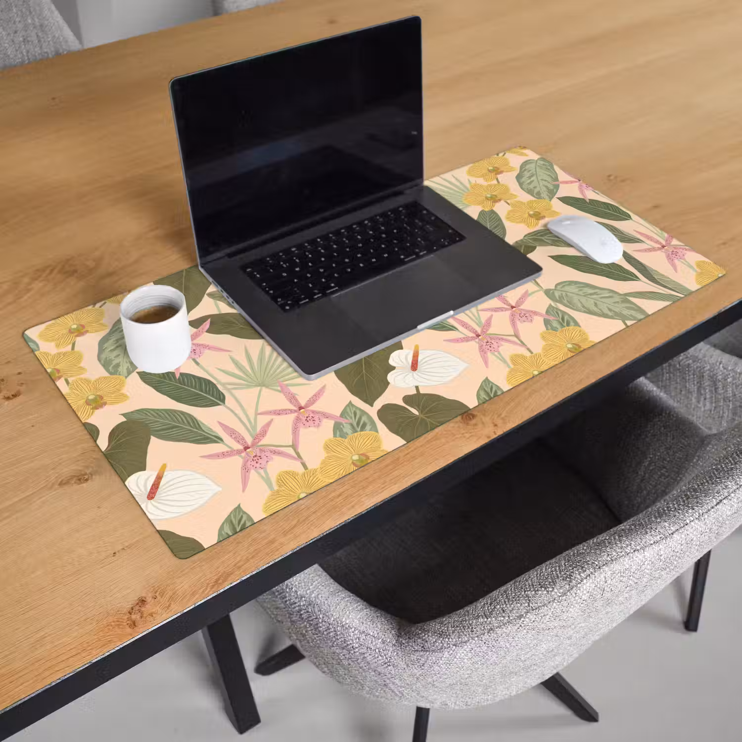 Patroon - Bloemen - Kleurrijk Muismat XXL klein -sfeer1