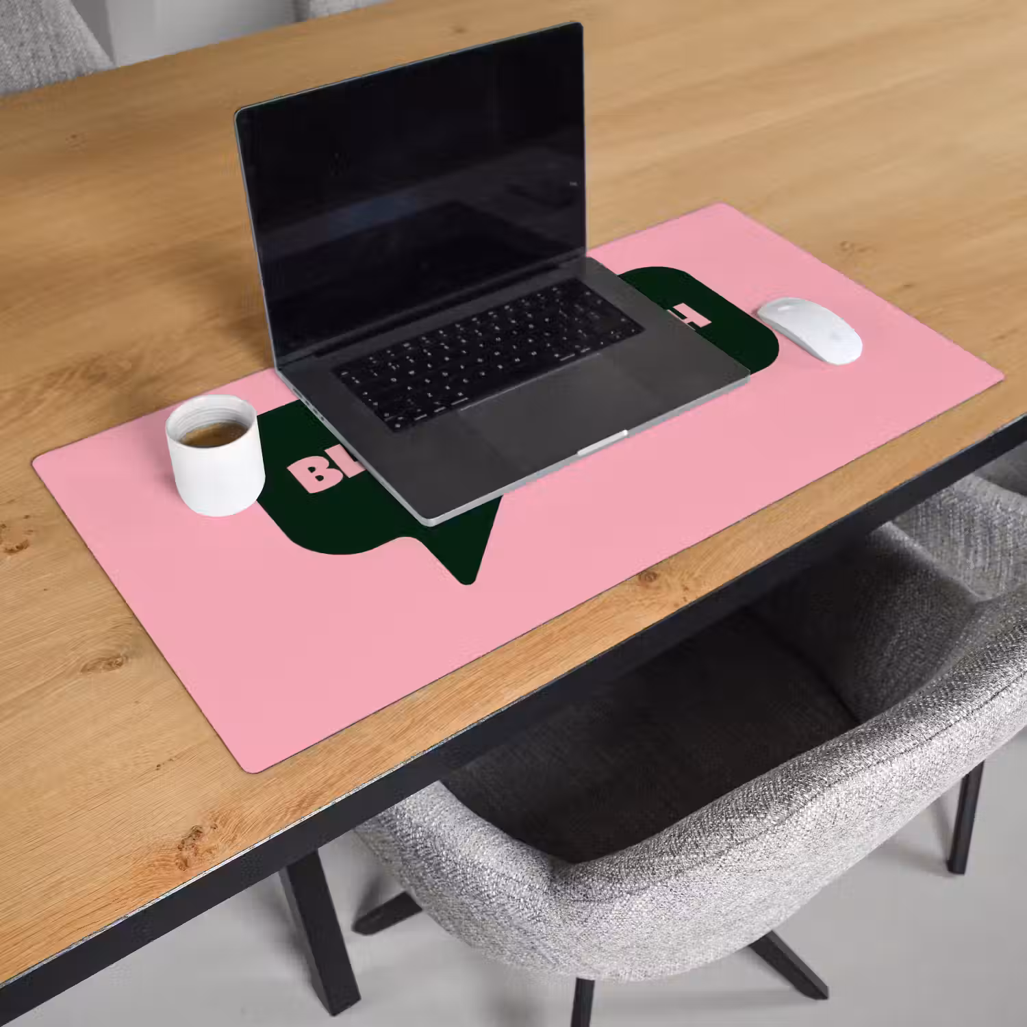 Roze - Tekstwolk - Groen - BLAH BLAH BLAH Muismat XXL klein -sfeer1