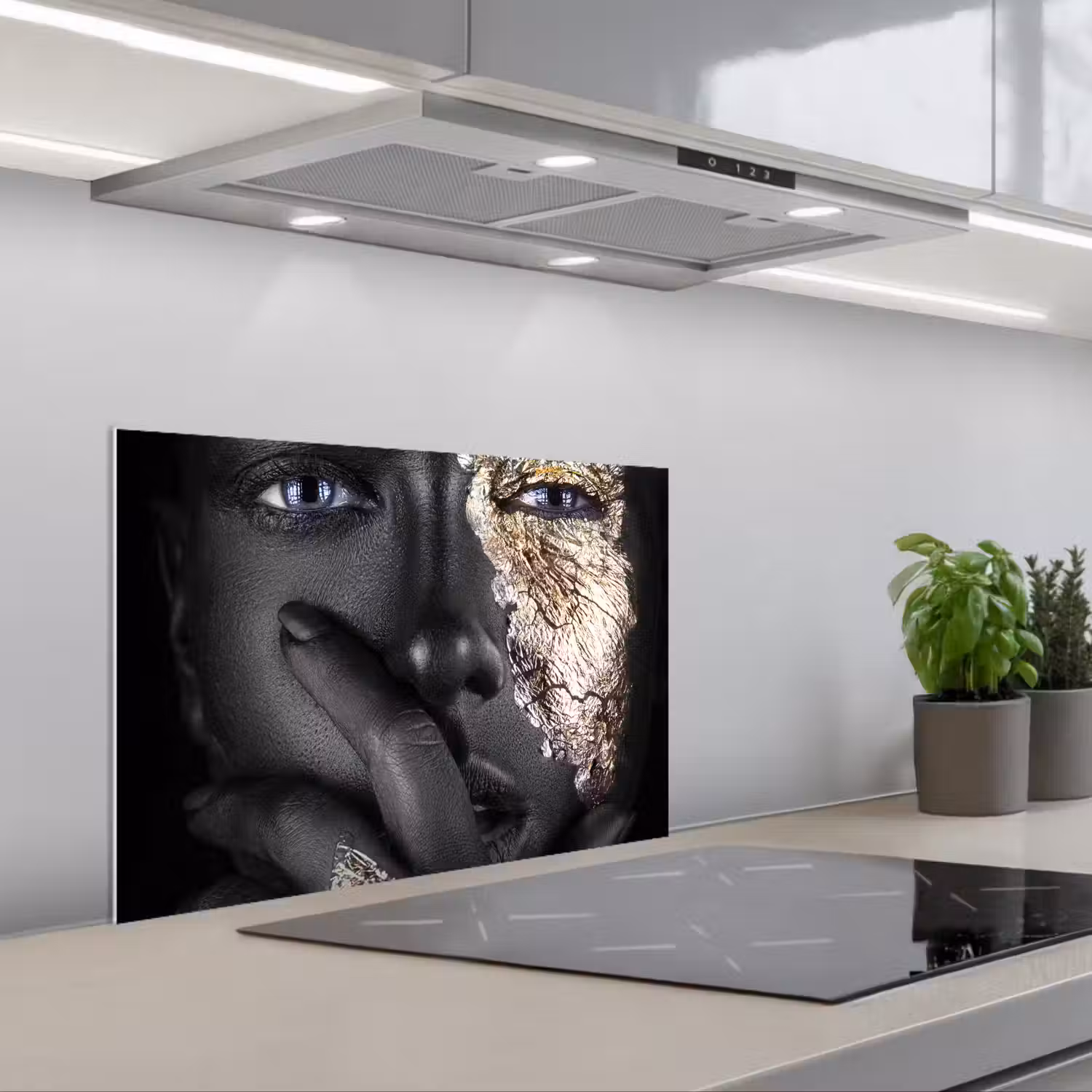 Vrouw - Goud - Zwart - Schmink - Luxe keuken achterwand spatscherm klein -3d_schuin