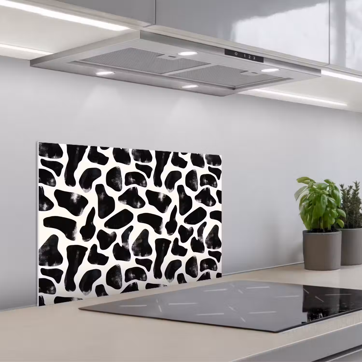 Dierenpatroon - Vlekken - Zwart - Wit keuken achterwand spatscherm klein 900 -3d_schuin