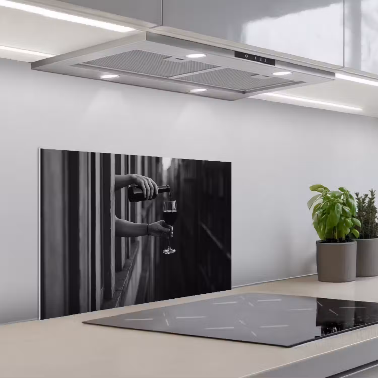 Wijnfles - Glas - Handen - Raam keuken achterwand spatscherm klein -3d_schuin