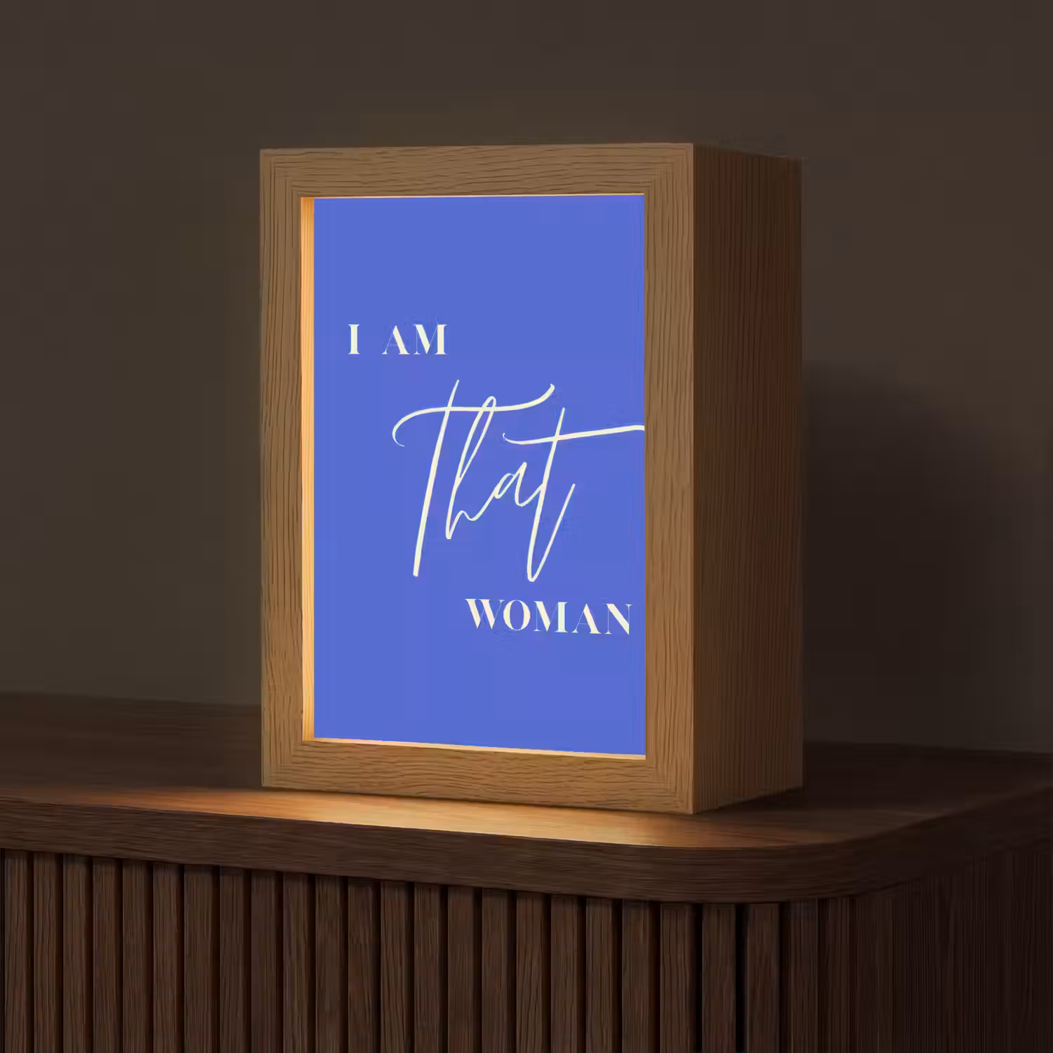 Blauw - I am that woman - Sierlijk - Minimalistisch Light Box met kabel (Tafellamp) klein -z3d_website
