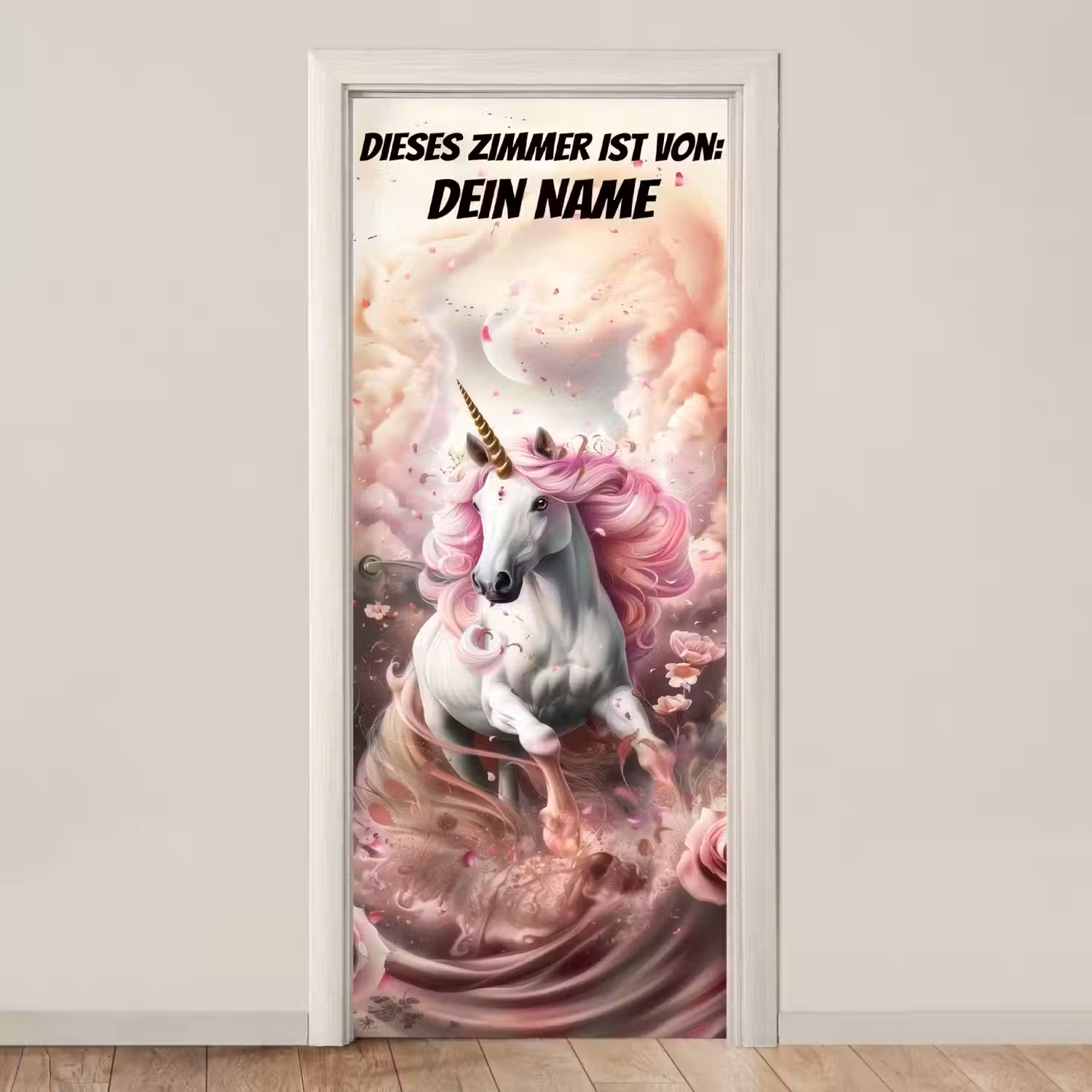 Einhorn mit rosa Mähne in magischer Wolkenlandschaft mit personalisierbarem Text oben. deurposter klein -3d_beige