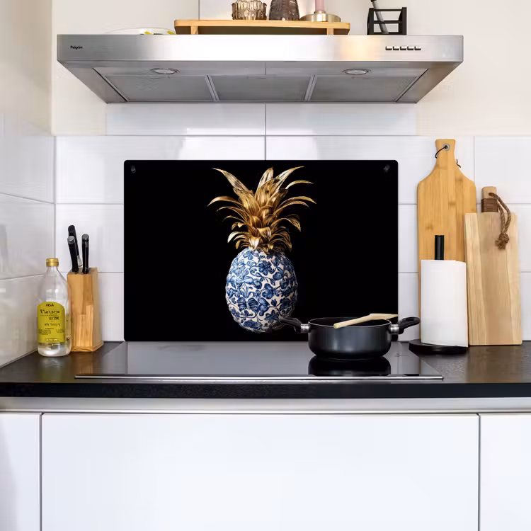 Ananas - Bloemen patroon - Goud - Delftsblauw Inductie beschemer met haakjes klein -sfeer2
