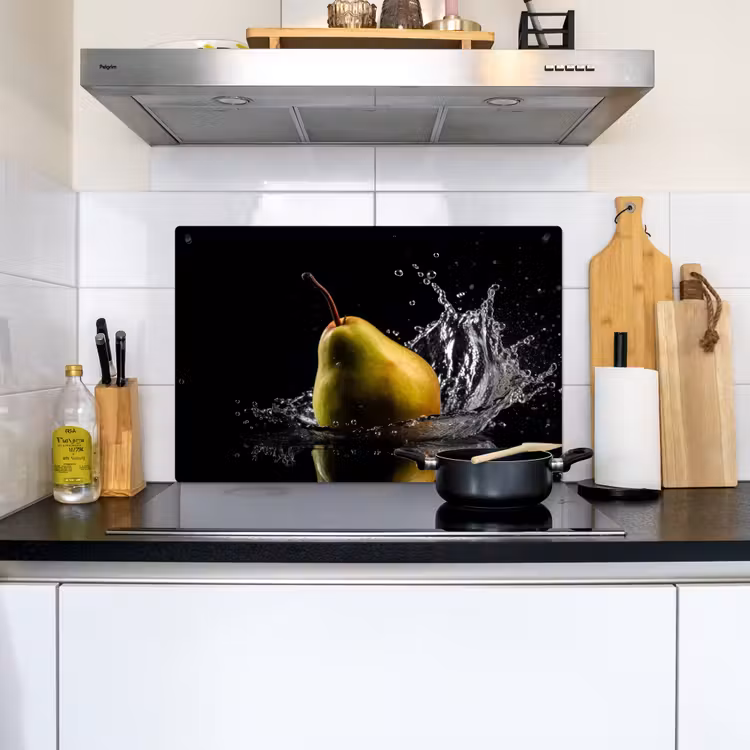 Peer - Fruit - Water - Zwart Inductie beschemer met haakjes klein -sfeer2