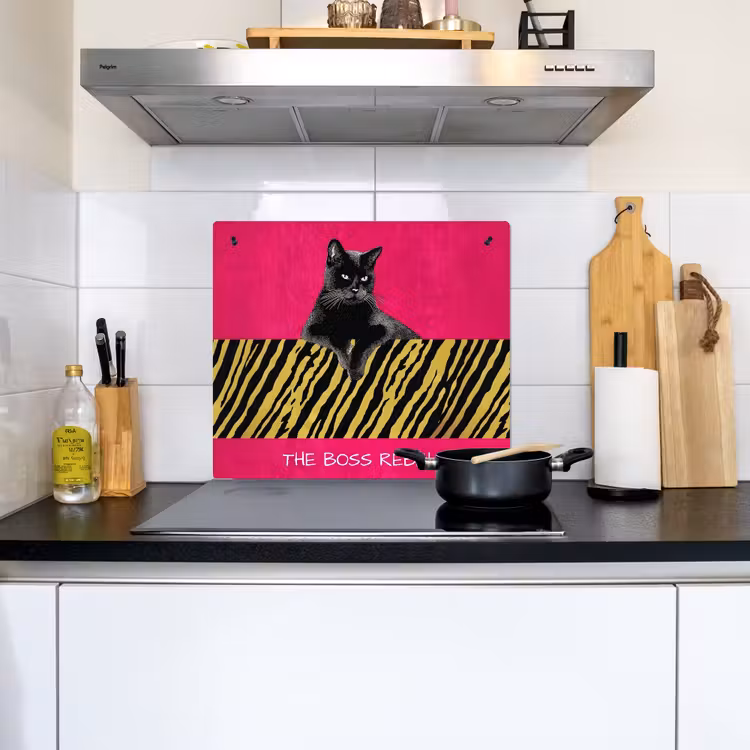 Kat - Baas - Roze - Tijgerprint Inductie beschemer met haakjes middel -sfeer2