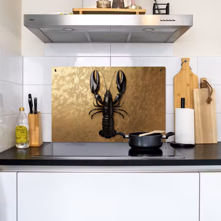 Kreeft - Zwart - Goud - Luxe Inductie beschemer met haakjes klein -sfeer2