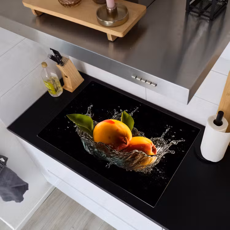 Mango - Fruit - Water - Zwart - Bladeren Inductie beschemer met haakjes klein -sfeer1