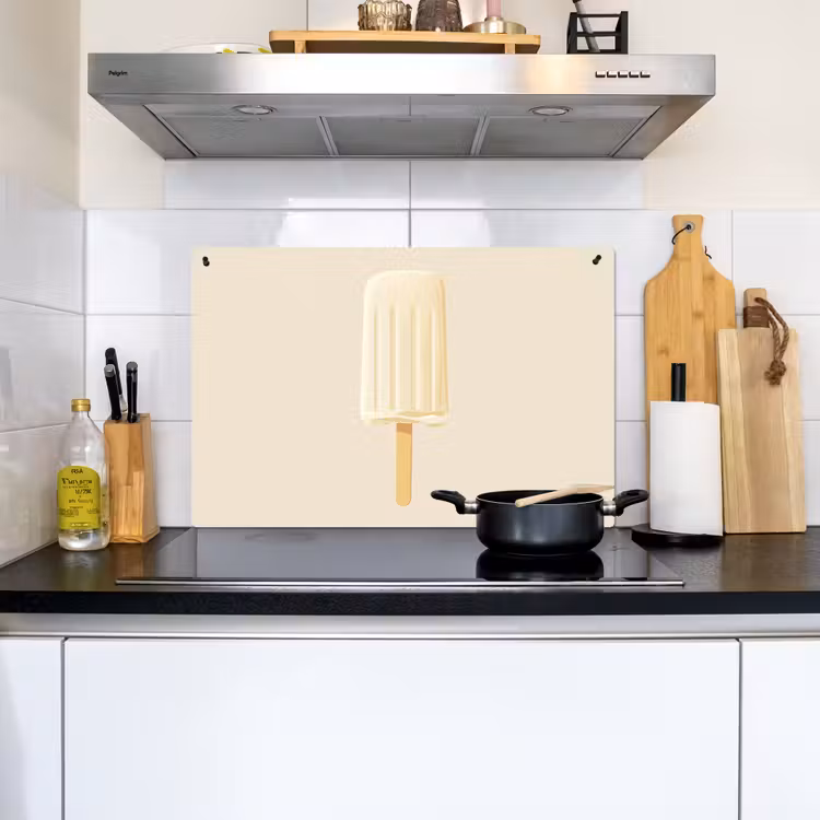 Minimalistisch - Waterijsje - Stokje - Beige Inductie beschemer met haakjes klein -sfeer2