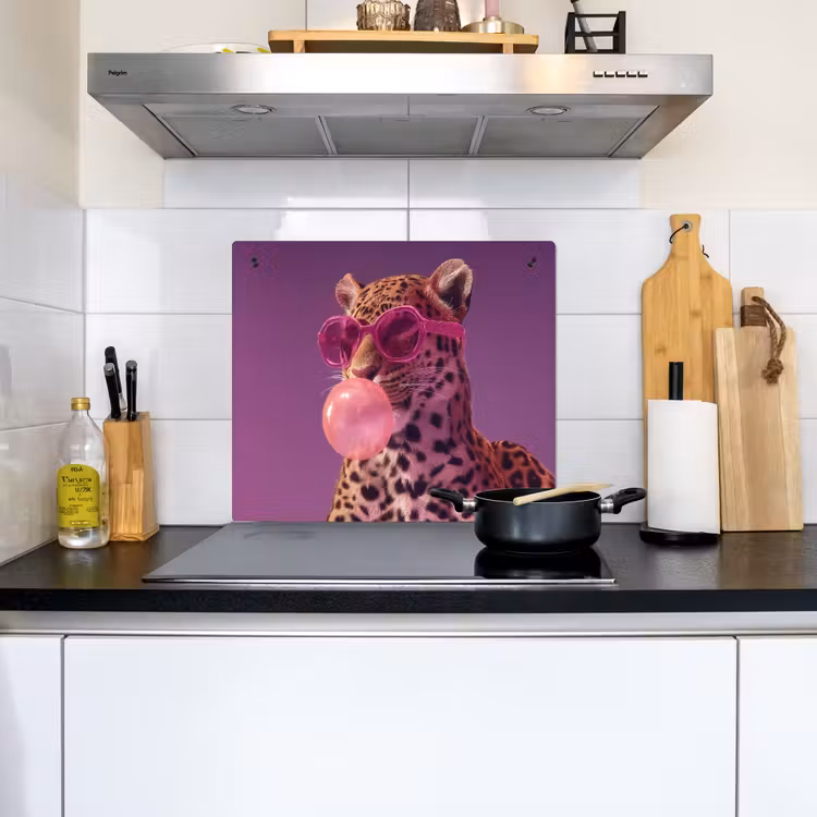 Panter - Zonnebril - Kauwgombel - Roze Inductie beschemer met haakjes middel -sfeer2
