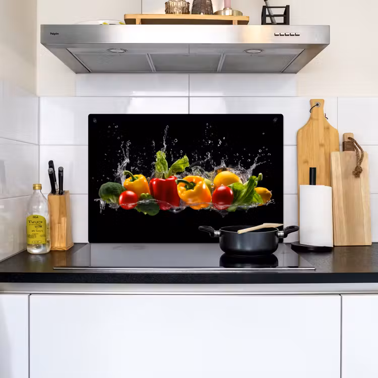 Paprika - Water - Groente - Zwart Inductie beschemer met haakjes klein -sfeer2