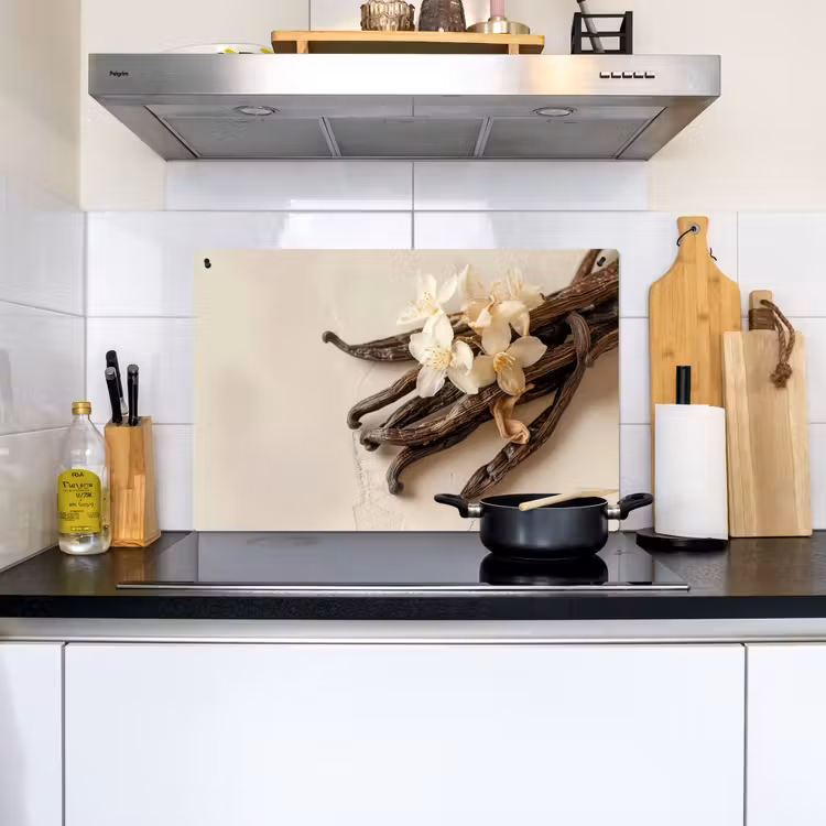 Vanille - Bloemen - Beige Inductie beschemer met haakjes klein -sfeer2