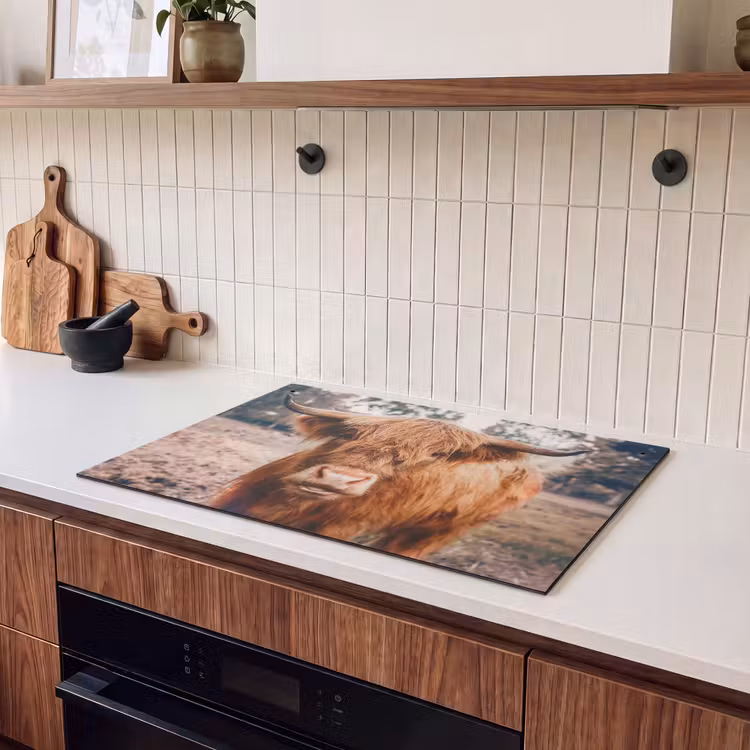 2-in-1 Herdabdeckplatte & Spritzschutz - Blick vom Rustic Giant - Blik van de Rustieke Reus Inductie beschemer met haakjes klein