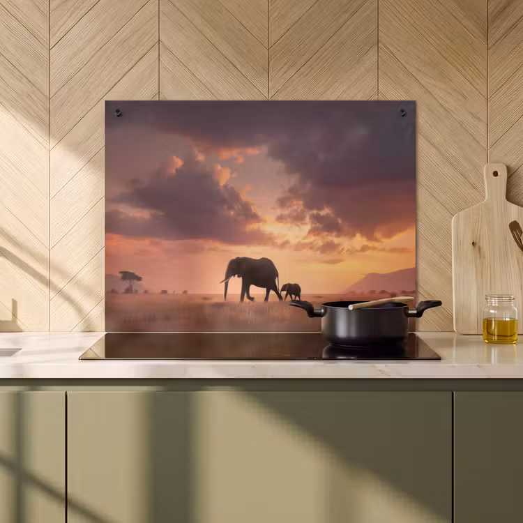 2-in-1 Herdabdeckplatte & Spritzschutz - Elefanten - Grasland - Sonnenuntergang - Olifanten - Grasland - Zonsondergang Inductie beschemer met haakjes klein