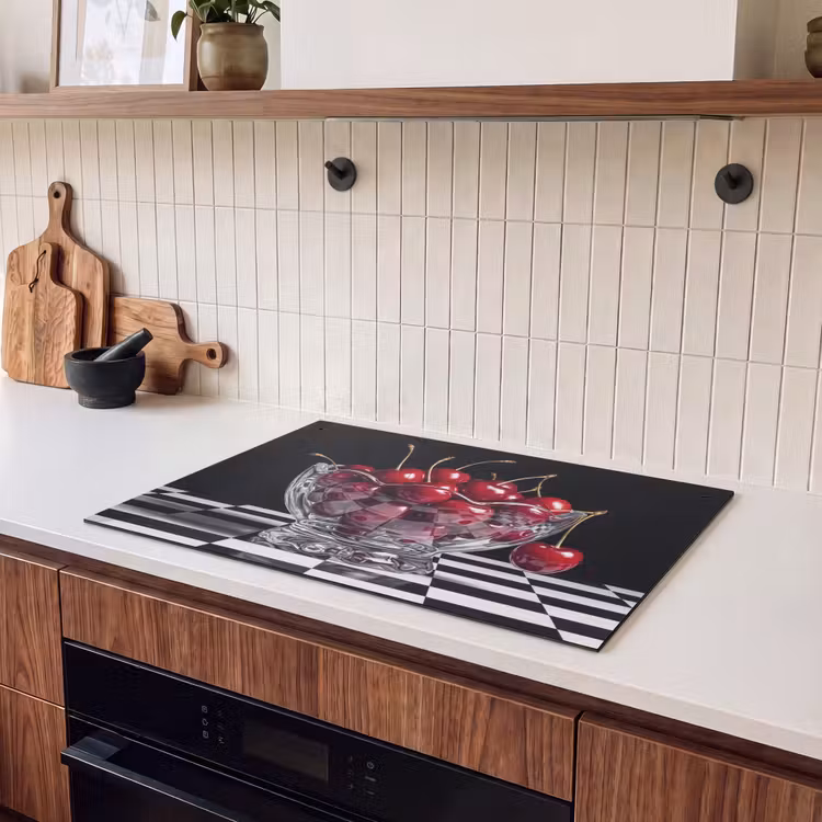 2-in-1 Herdabdeckplatte & Spritzschutz - Essen – Kirschen – Rot - Eten - Kersen - Rood Inductie beschemer met haakjes klein