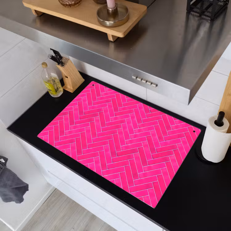 Visgraat - Wandtegel - Fuchsia - Roze Inductie beschemer met haakjes klein 777 -sfeer1