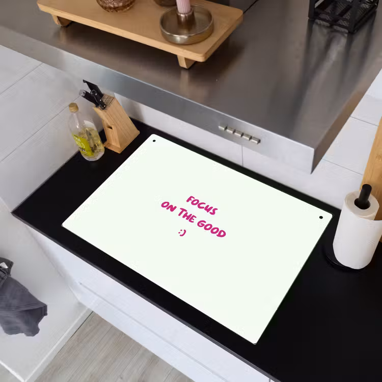 Focus - Beige - Roze - Smiley Inductie beschemer met haakjes klein -sfeer1