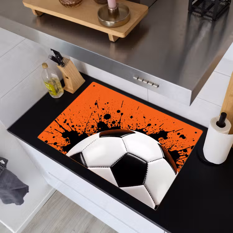 Voetbal - Verf - Sport - Oranje Inductie beschemer met haakjes klein -sfeer1