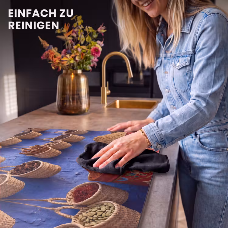 2-in-1 Herdabdeckplatte & Spritzschutz - Gewürze – Körbe – Markt - Kruiden - Manden - Markt Inductie beschemer met haakjes klein