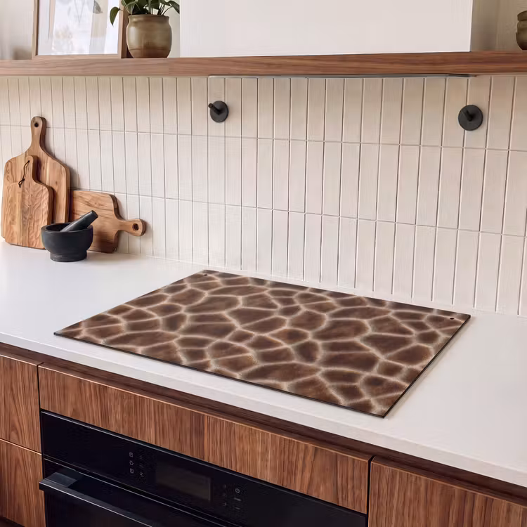 2-in-1 Herdabdeckplatte & Spritzschutz - Giraffe – Braun – Fell - Giraf - Bruin - Vacht Inductie beschemer met haakjes klein 777