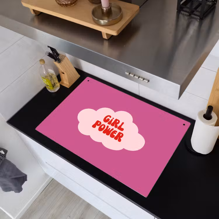 Girl power - Wolk - Roze Inductie beschemer met haakjes klein -sfeer1