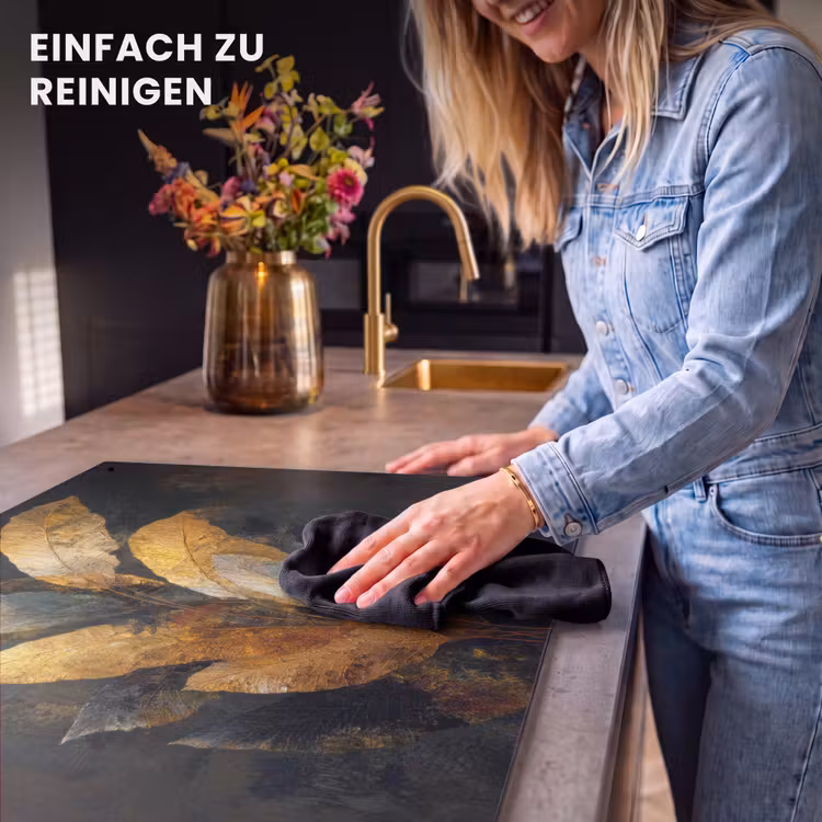 2-in-1 Herdabdeckplatte & Spritzschutz - Golden Leaf Komposition - Botanical Luxury - Gouden Bladcompositie – Botanische Luxe Inductie beschemer met haakjes klein