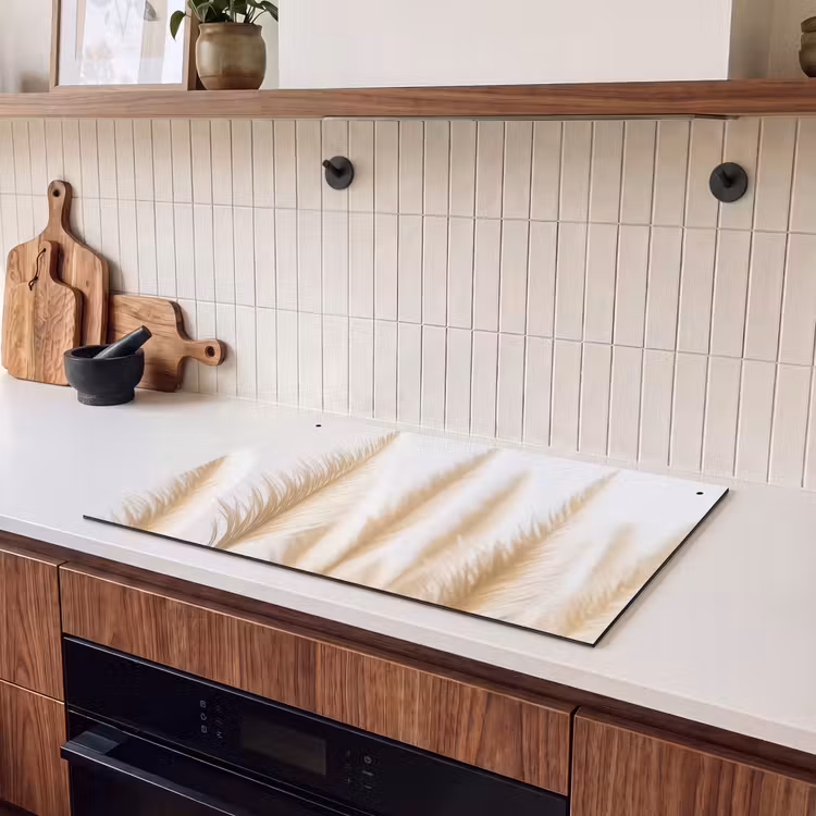 2-in-1 Herdabdeckplatte & Spritzschutz - Goldene Feder Licht - Gouden Veerlicht Inductie beschemer met haakjes klein