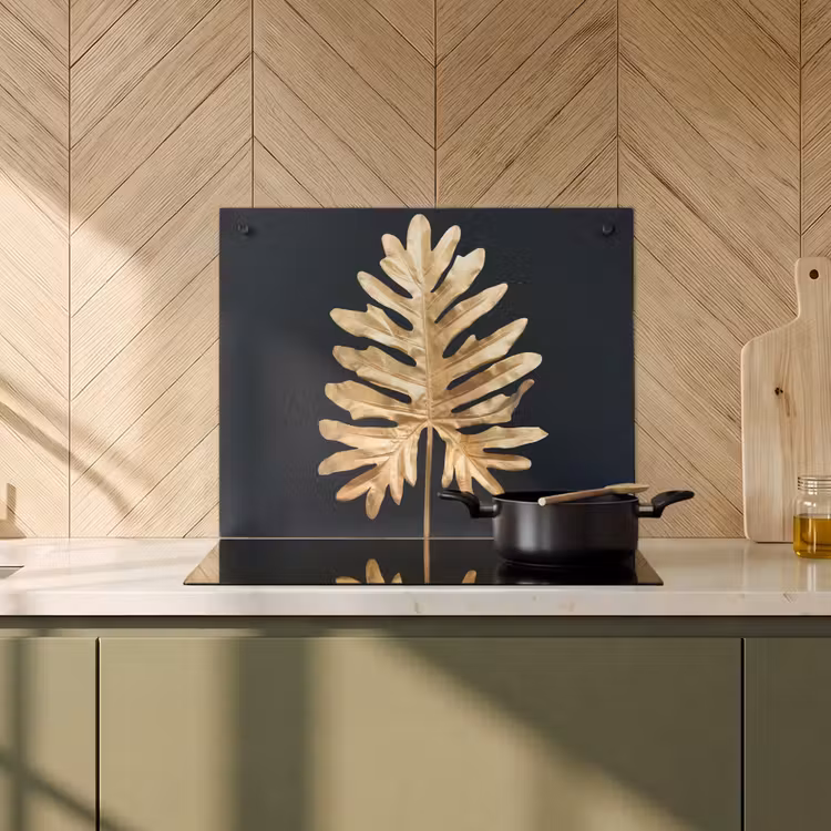 2-in-1 Herdabdeckplatte & Spritzschutz - Goldenes Monstera-Blatt - Gouden Monstera Majesteit Inductie beschemer met haakjes middel