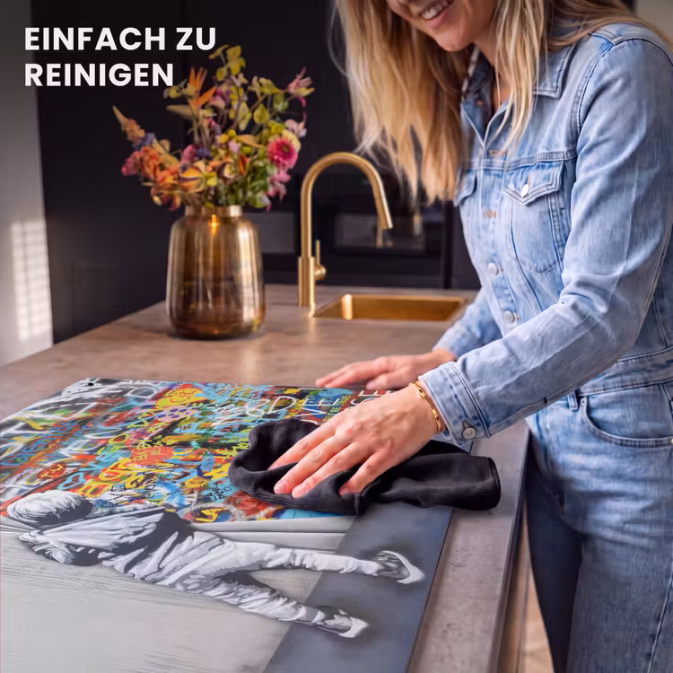 2-in-1 Herdabdeckplatte & Spritzschutz - Graffiti - Illusion - Junge - Straßenkunst - Graffiti - Illusie - Jongen - Street art Inductie beschemer met haakjes klein