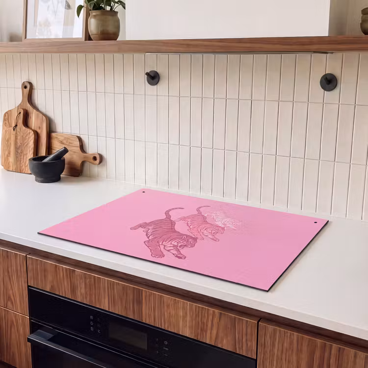 Kat - Springend - Dieren - Roze - Modern Inductie beschemer met haakjes klein -sfeer1