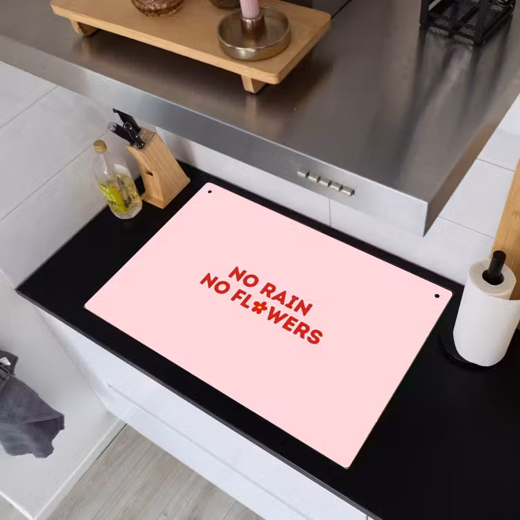 No rain no flowers - Minimalistisch - Roze - Bloem Inductie beschemer met haakjes klein -sfeer1