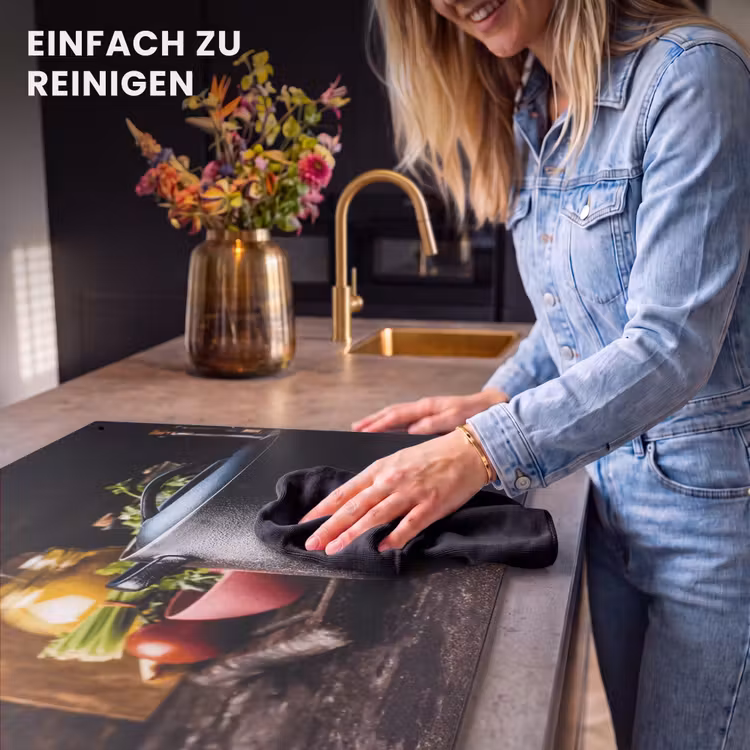 2-in-1 Herdabdeckplatte & Spritzschutz - Kulinarische Vorbereitungen in der Abenddämmerung - Culinaire Voorbereidingen bij Schemerlicht Inductie beschemer met haakjes klein