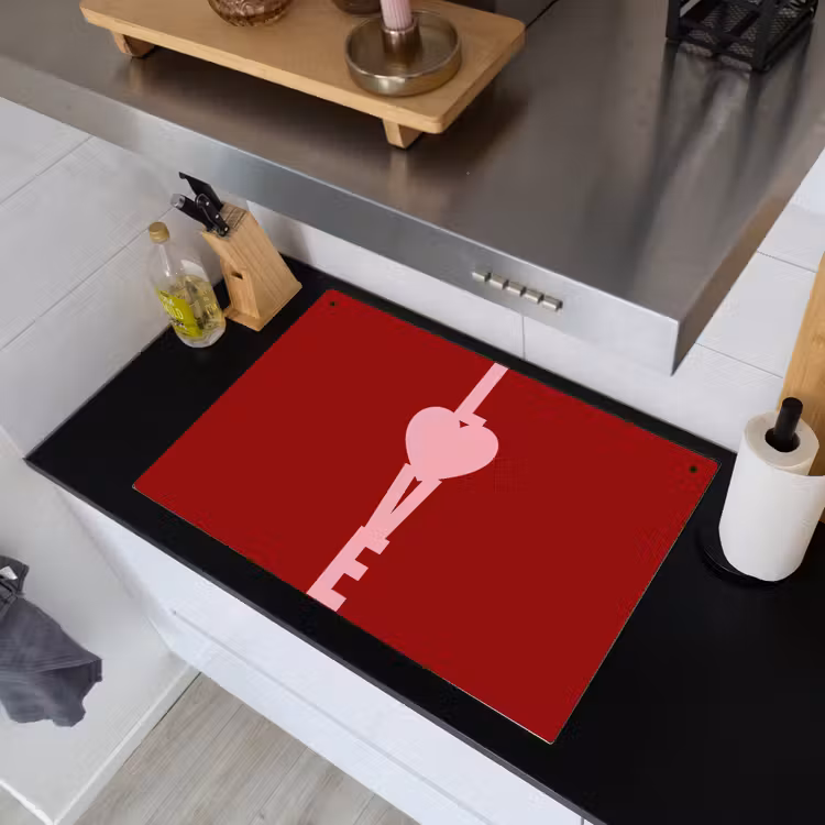 Love - Hart - Rood Inductie beschemer met haakjes klein -sfeer1